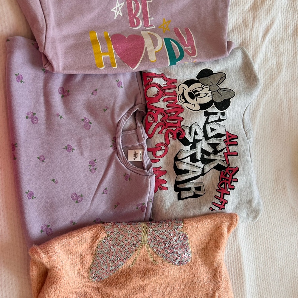 Set of 4 Graphic Sweatshirts Bundle - Purple, Gray, Peach